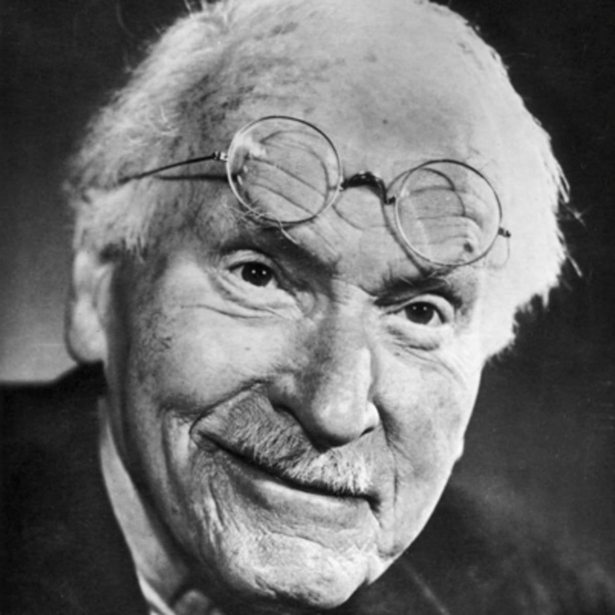 ≡ Top 5 books by Carl Jung -?Best reads 2022?